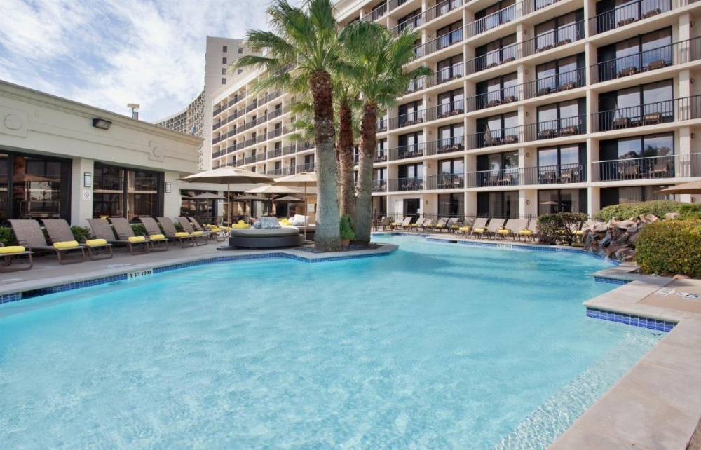 Holiday Inn Resort Galveston - On The Beach Image 17